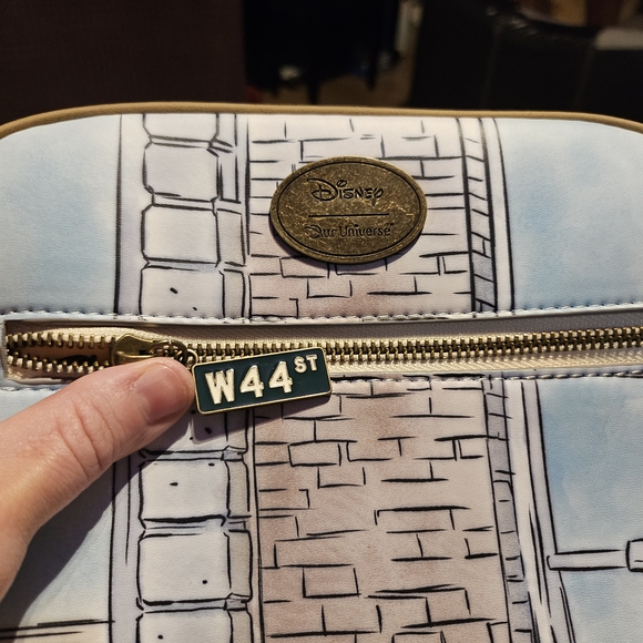 Disney Backpack with removable coin purse - Oliver and Company - Picture 4 of 8